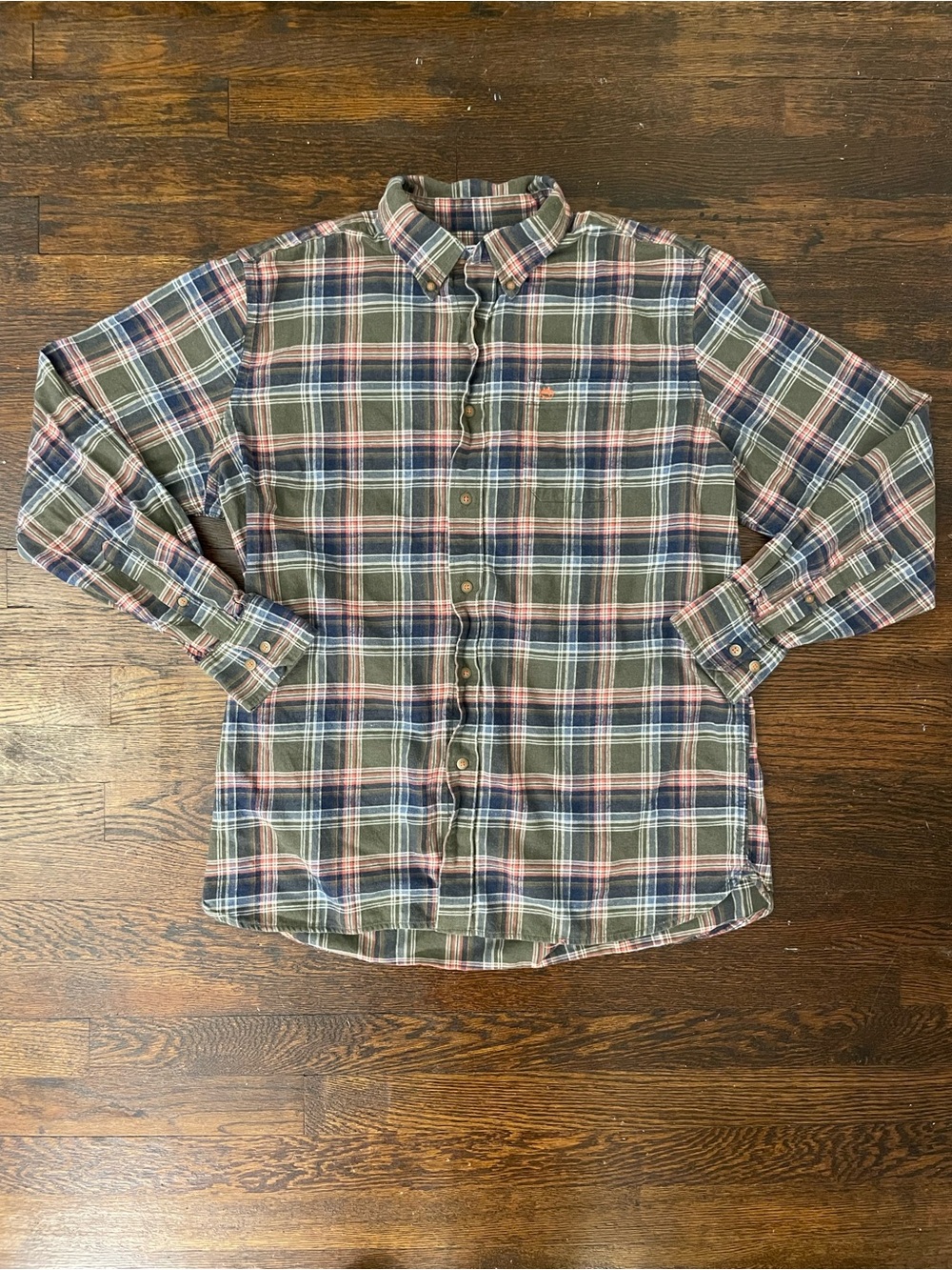 Southern Tide casual men’s button-down shirt